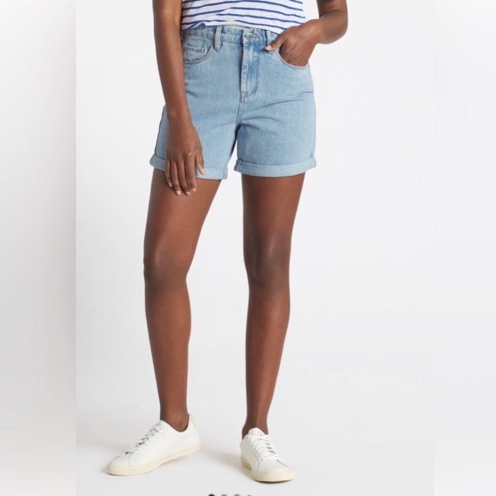 BlankNYC The Perry Mom Short in Color Close To You Size 24